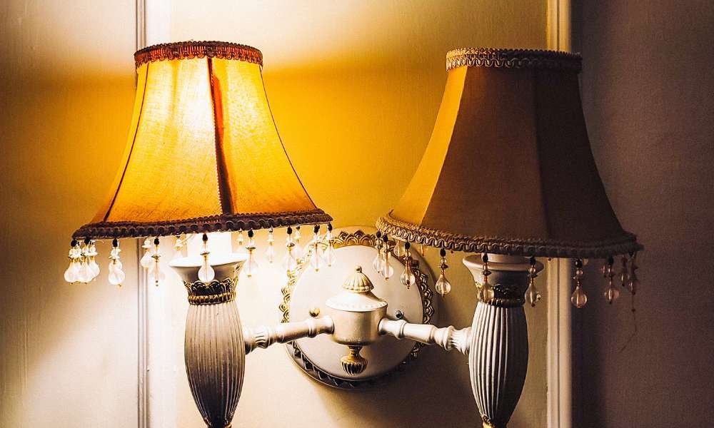 How to Attach Lamp Shade Without Harp